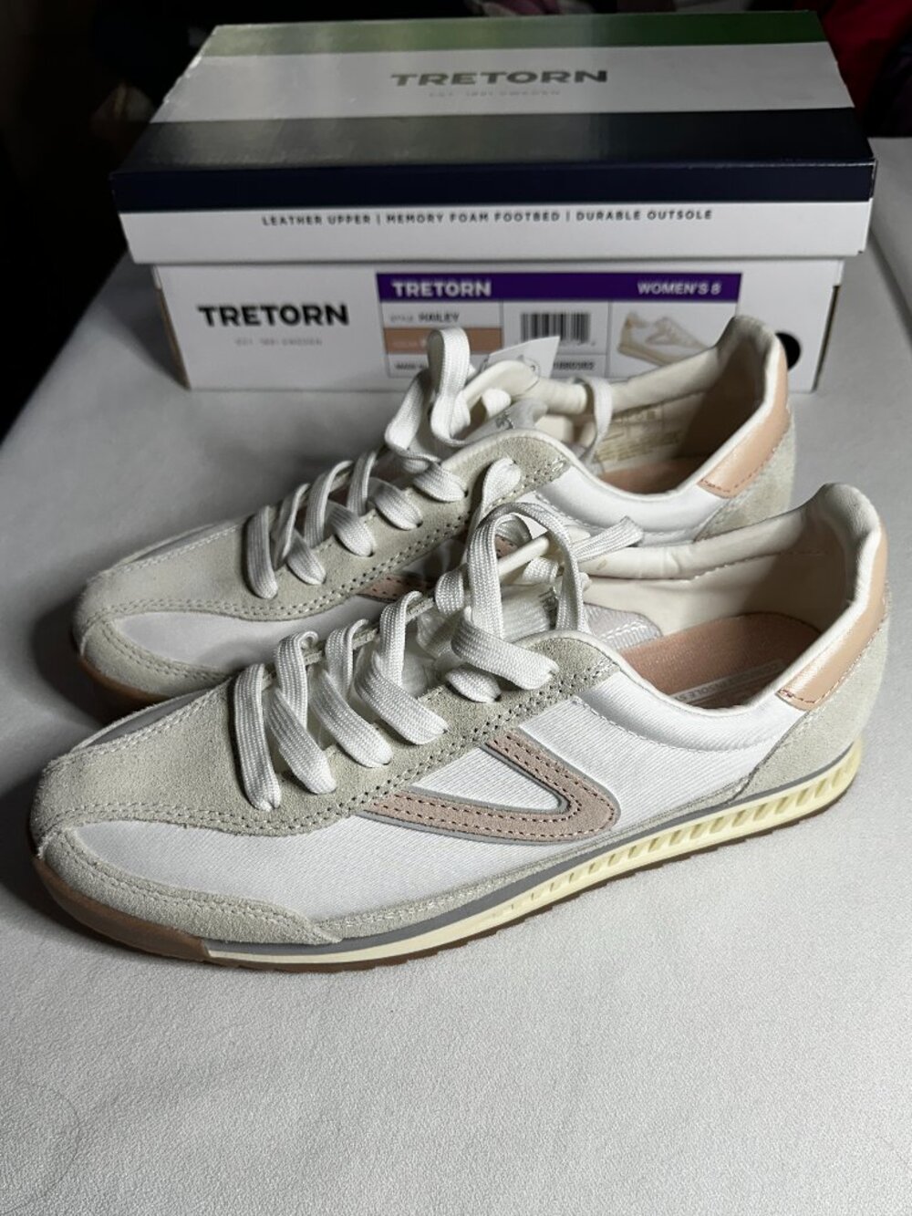 Women's Tretorn "Hailey" Leather & Nylon Canvas Sneaker (White/Pink) Size 8  NWT